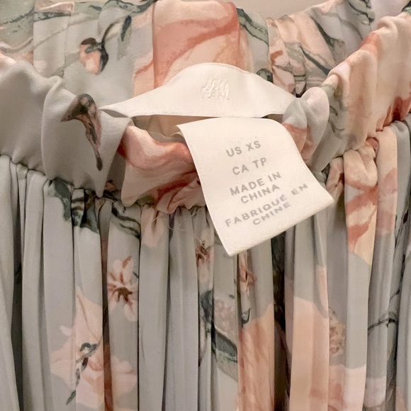 H&M floral skirt - Picture 2 of 3